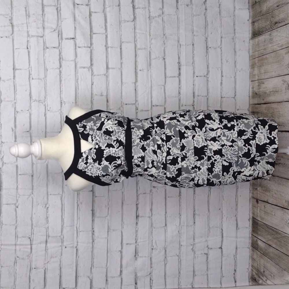 White House Black Market Instantly Slimming Dress